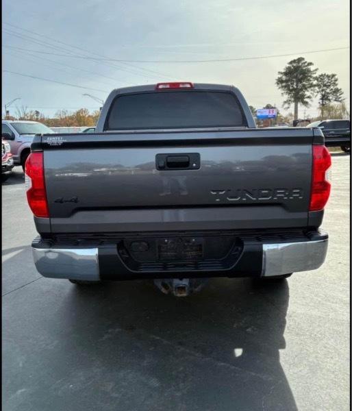 Toyota Tundra SR5 5.7L V8 FFV CrewMax 4WD 2017