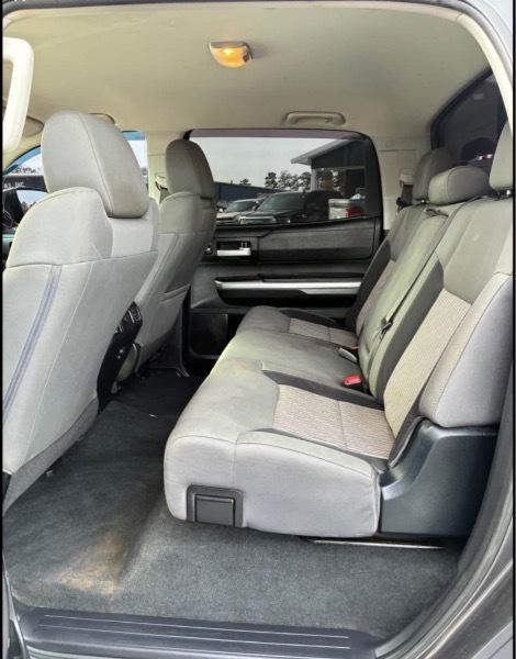 Toyota Tundra SR5 5.7L V8 FFV CrewMax 4WD 2017