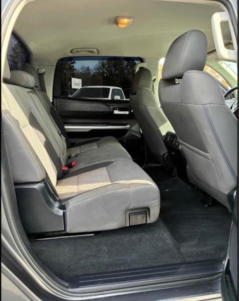 Toyota Tundra SR5 5.7L V8 FFV CrewMax 4WD 2017