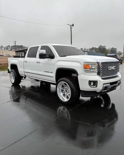 GMC Sierra 2500HD Denali Crew Cab 4WD 2016