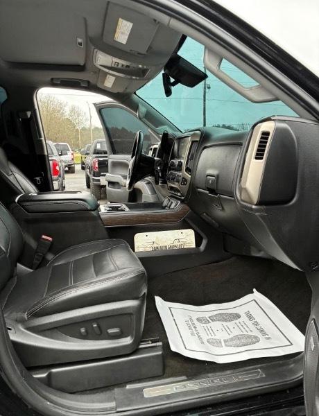 GMC Sierra 2500HD Denali Crew Cab 4WD 2017