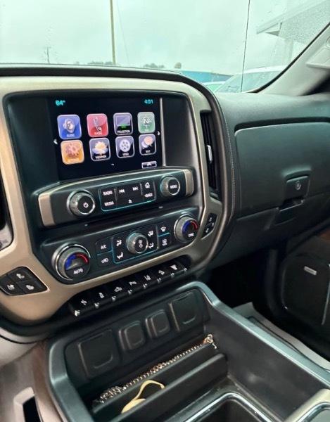 GMC Sierra 2500HD Denali Crew Cab 4WD 2017