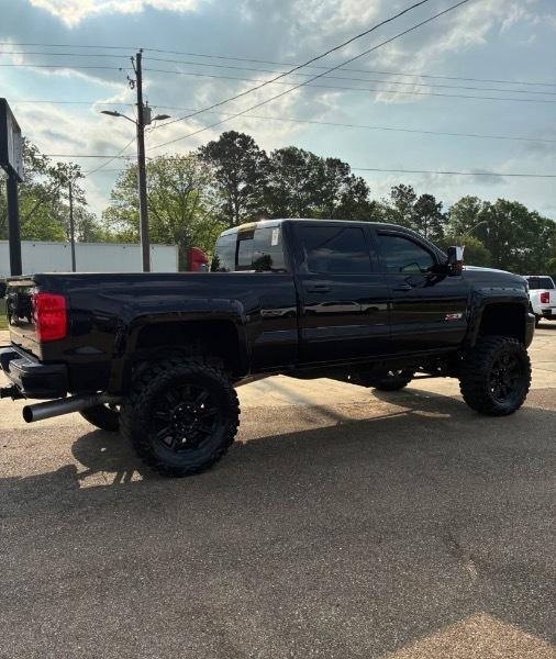 Chevrolet Silverado 2500HD LTZ Crew Cab Long Box 4WD 2017
