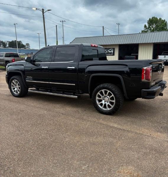 GMC Sierra 1500 Denali Crew Cab Short Box 4WD 2017