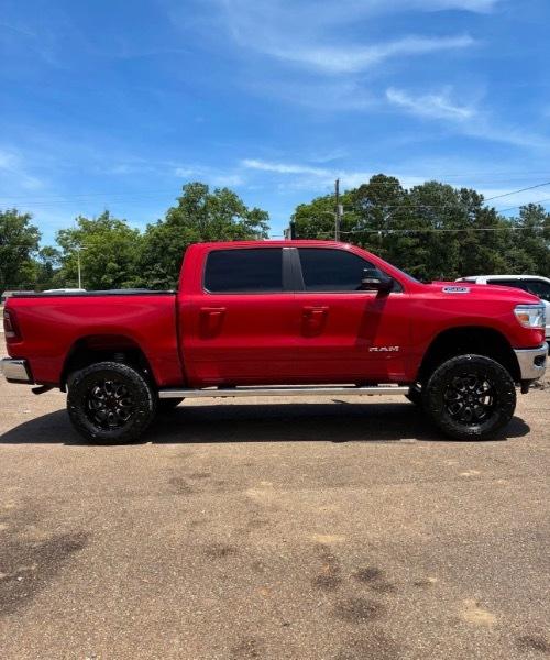RAM 1500 Big Horn Crew Cab SWB 4WD 2021
