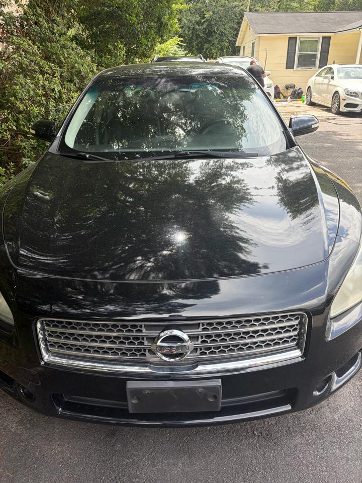 Nissan Maxima  2010