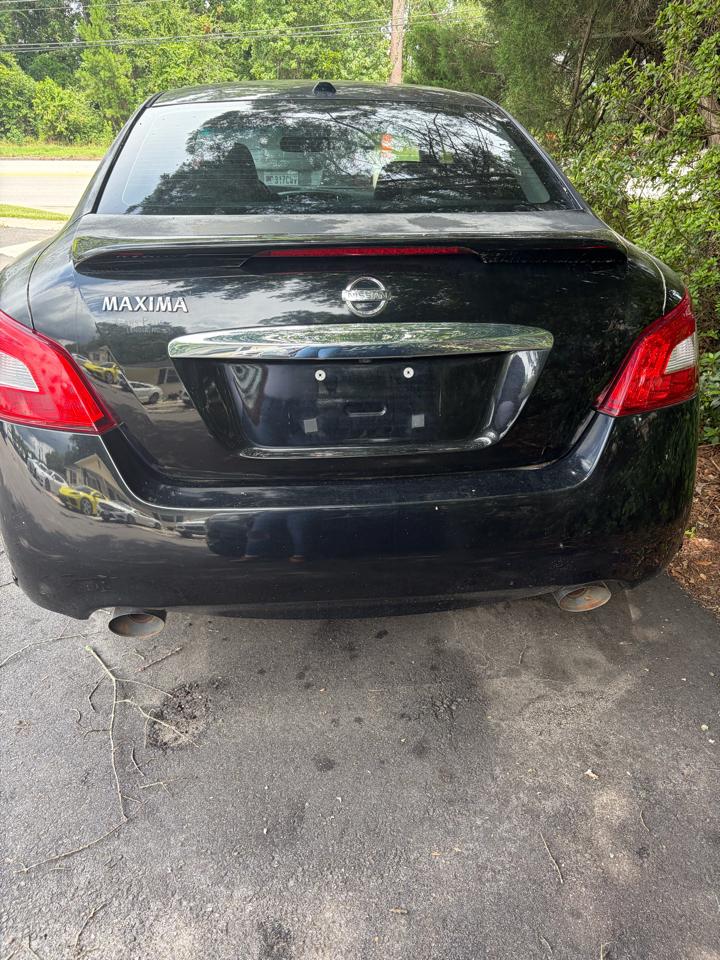 Nissan Maxima  2010