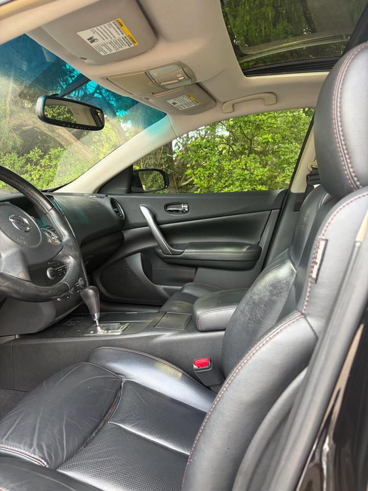 Nissan Maxima  2010