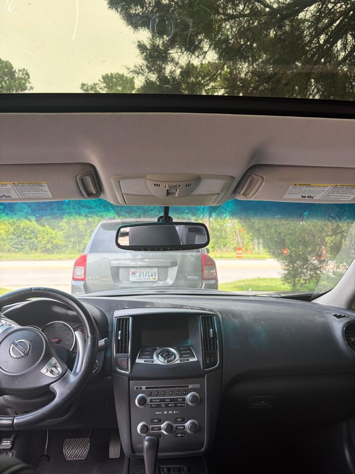 Nissan Maxima  2010