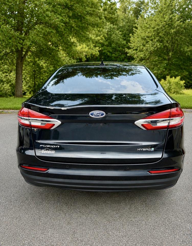 Ford Fusion Hybrid  2019