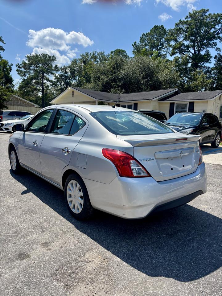 Nissan Versa 1.6 S 5M 2019