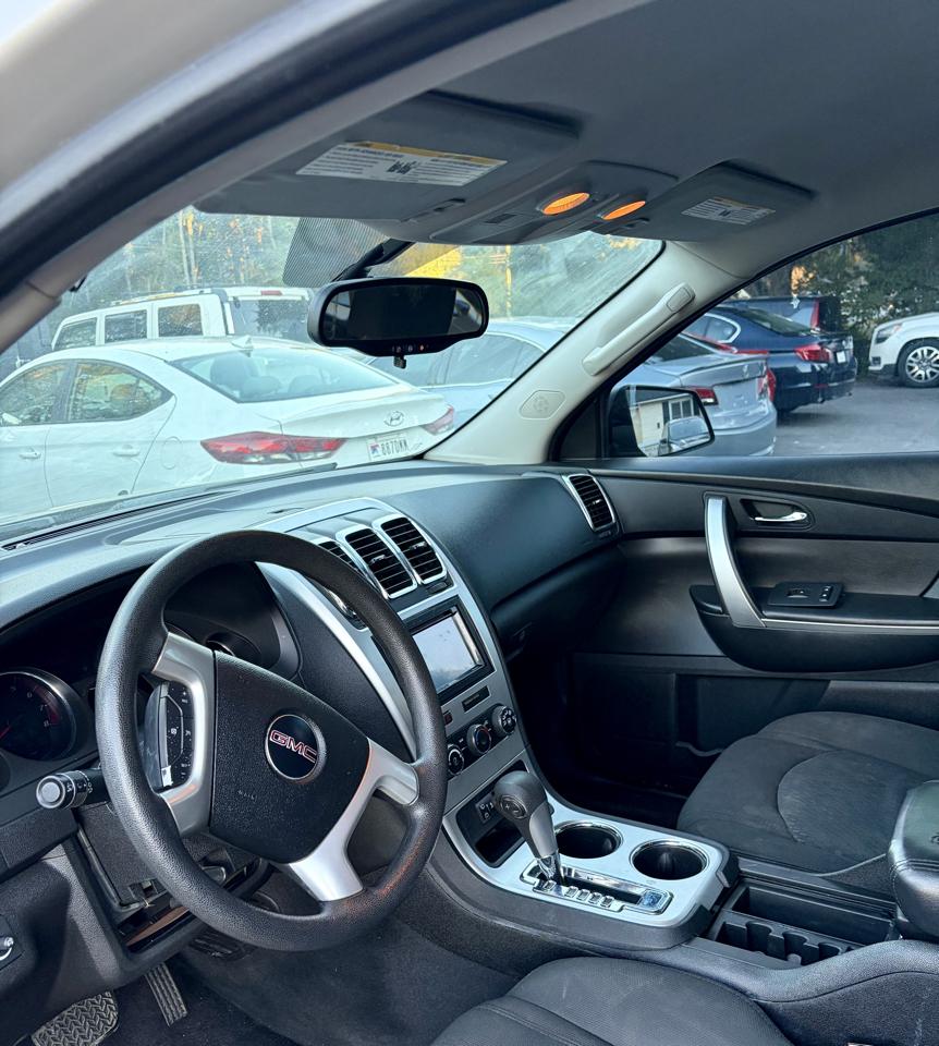 GMC Acadia SL FWD 2010