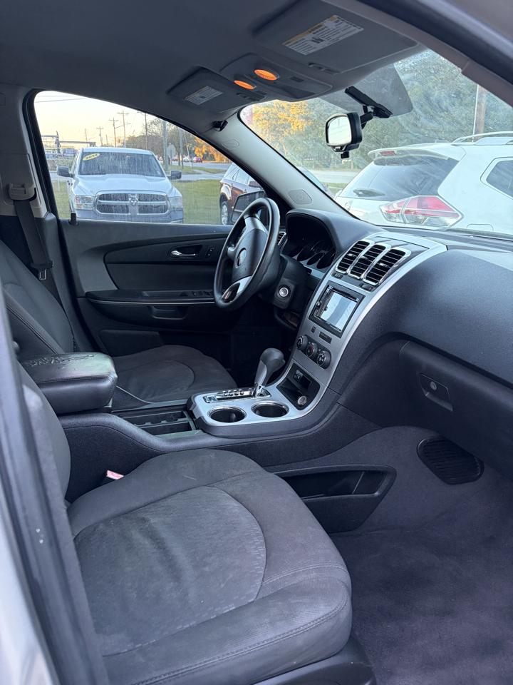 GMC Acadia SL FWD 2010