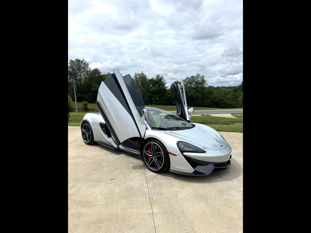 2017 McLaren 570s Base