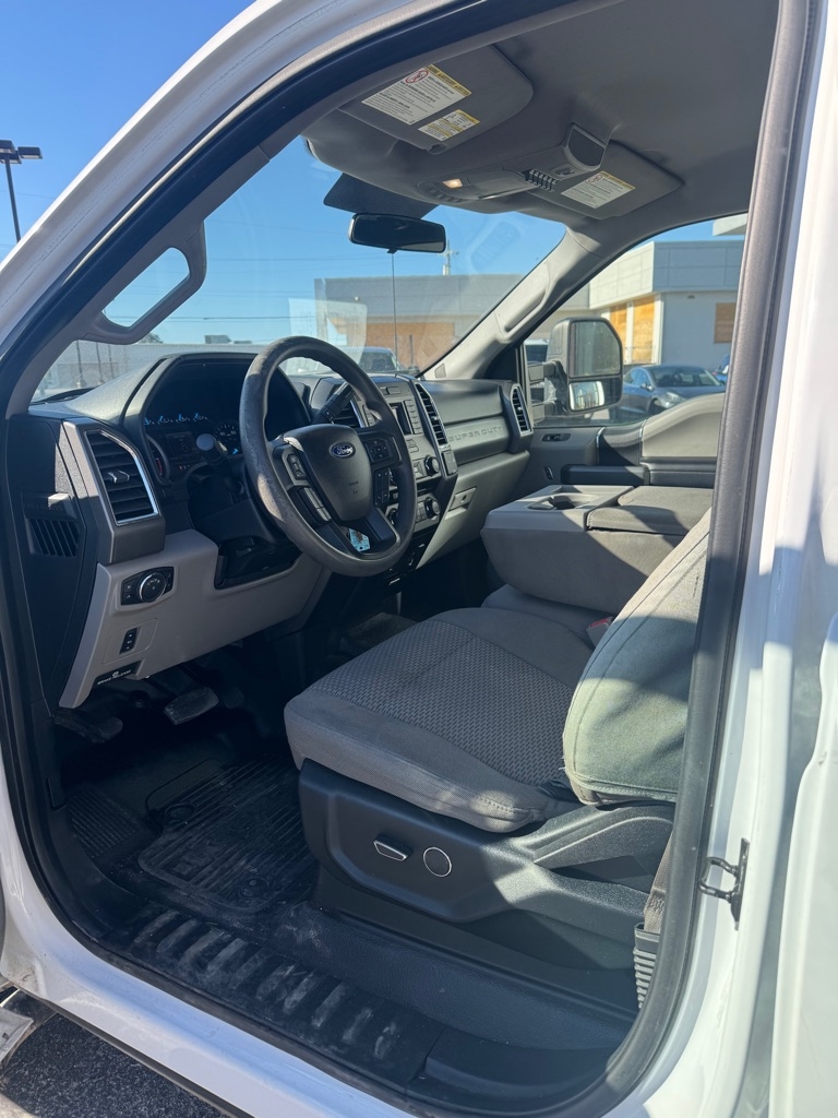 Ford F-250 SD XLT Crew Cab 4WD 2017