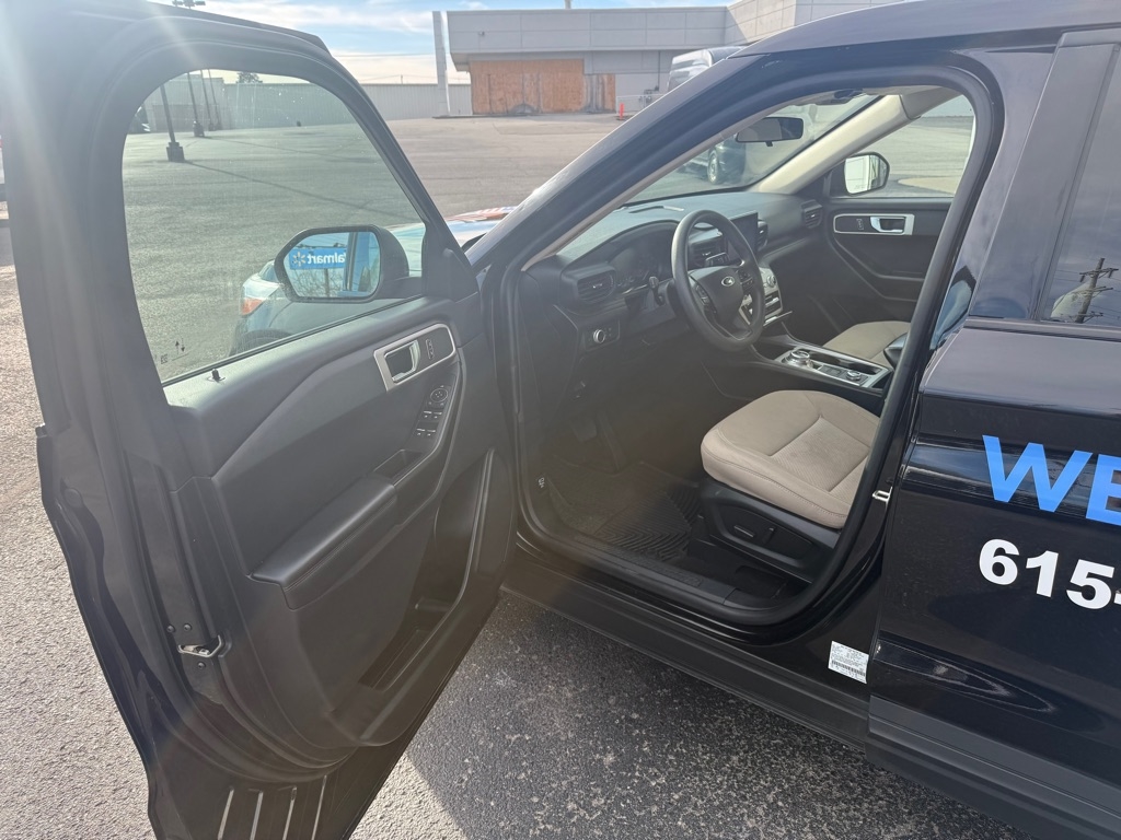 Ford Explorer Base AWD 2021