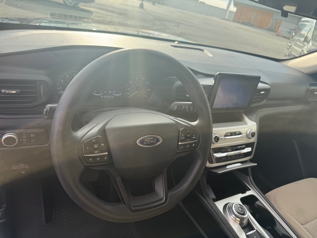 Ford Explorer Base AWD 2021