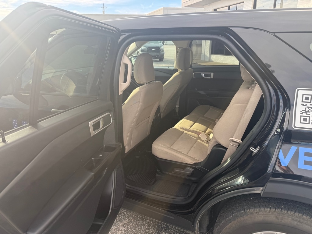 Ford Explorer Base AWD 2021