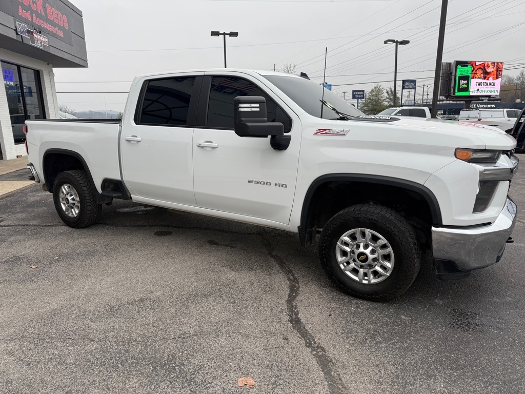 Chevrolet Silverado 2500HD LT Crew Cab Long Box 4WD 2023