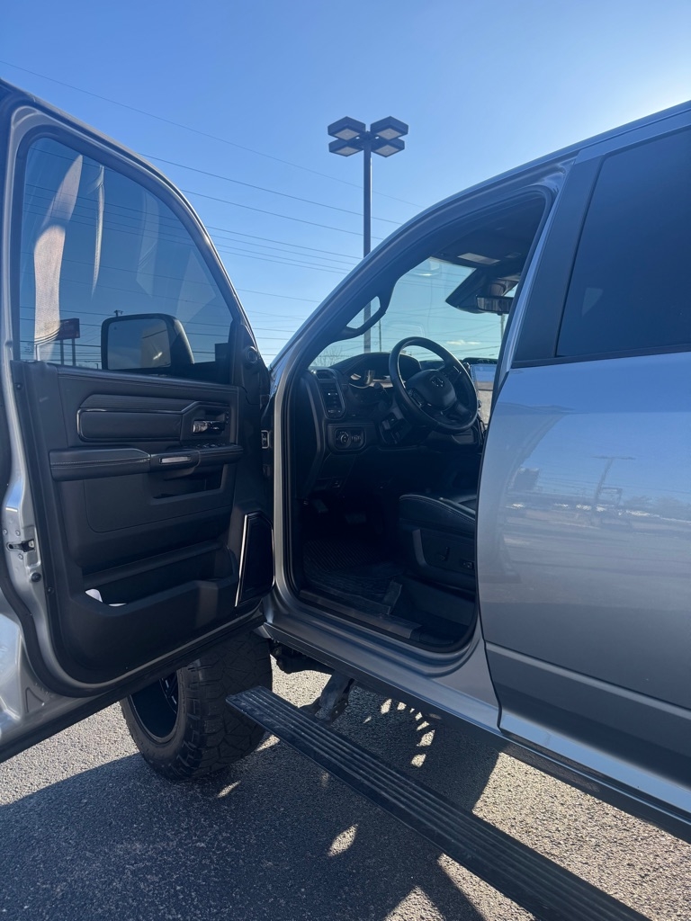 RAM 2500 Limited Crew Cab SWB 4WD 2024