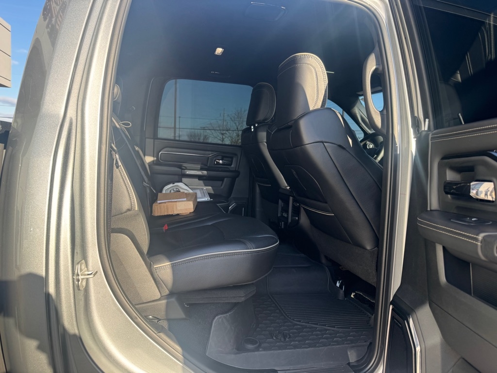 RAM 2500 Limited Crew Cab SWB 4WD 2024