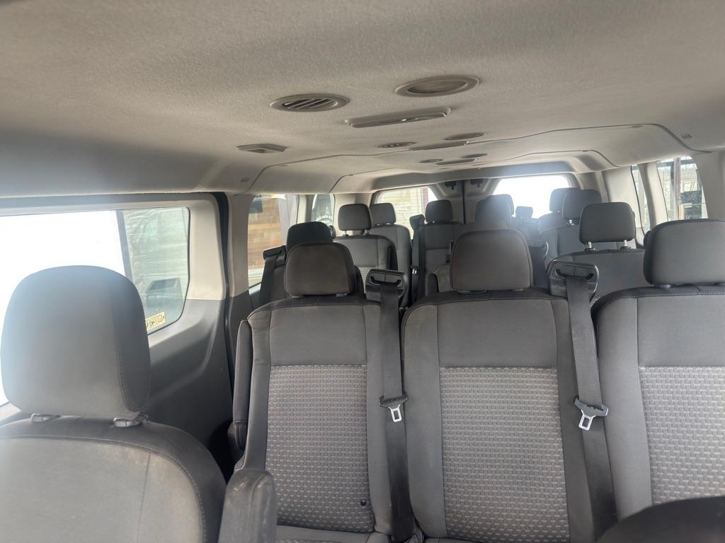 Ford Transit 350 Wagon Low Roof XL w/Sliding Pass. 148-in. WB 2022