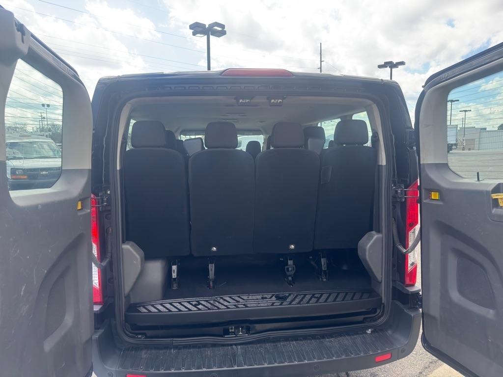 Ford Transit 350 Wagon Low Roof XL w/Sliding Pass. 148-in. WB 2022