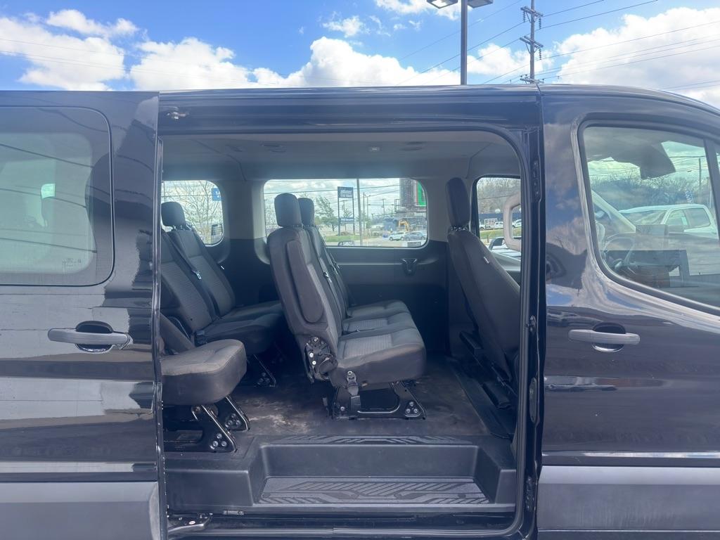 Ford Transit 350 Wagon Low Roof XL w/Sliding Pass. 148-in. WB 2022