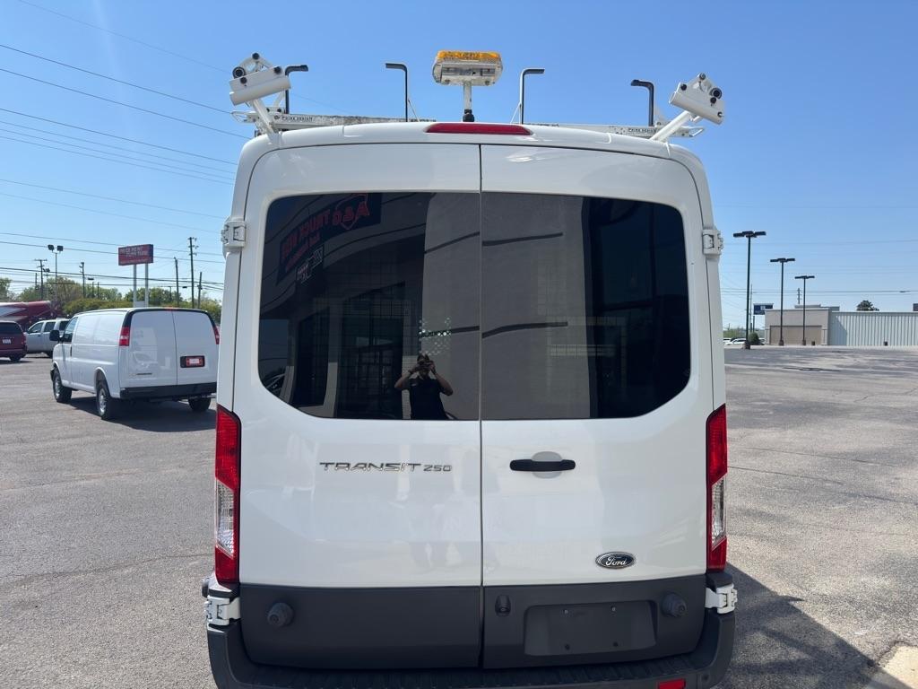 Ford Transit 250 Van Med. Roof w/Sliding Pass. 148-in. WB 2016