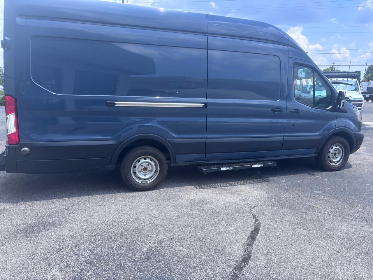 Ford Transit 250 Van High Roof w/Sliding Pass. 148-in. WB EL 2019