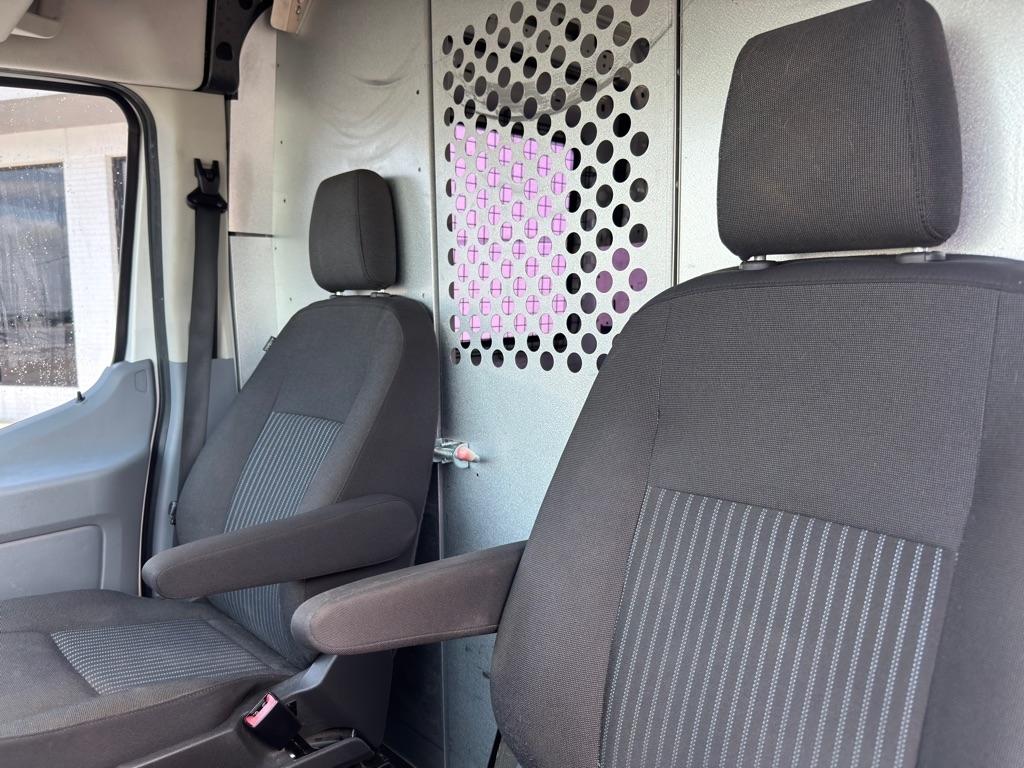 Ford Transit 150 Van Med. Roof w/Sliding Pass. 130-in. WB 2017