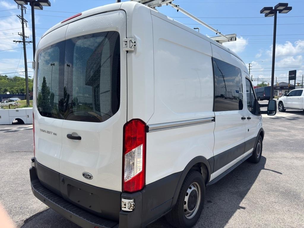 Ford Transit 150 Van Med. Roof w/Sliding Pass. 130-in. WB 2017