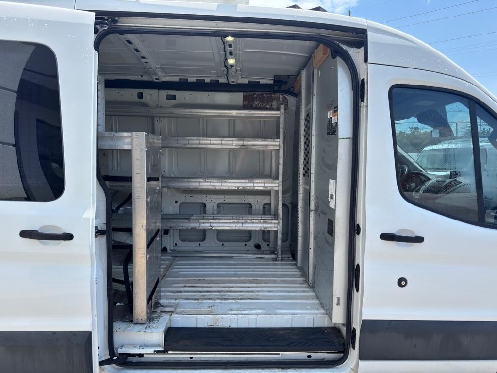 Ford Transit 150 Van Med. Roof w/Sliding Pass. 130-in. WB 2017