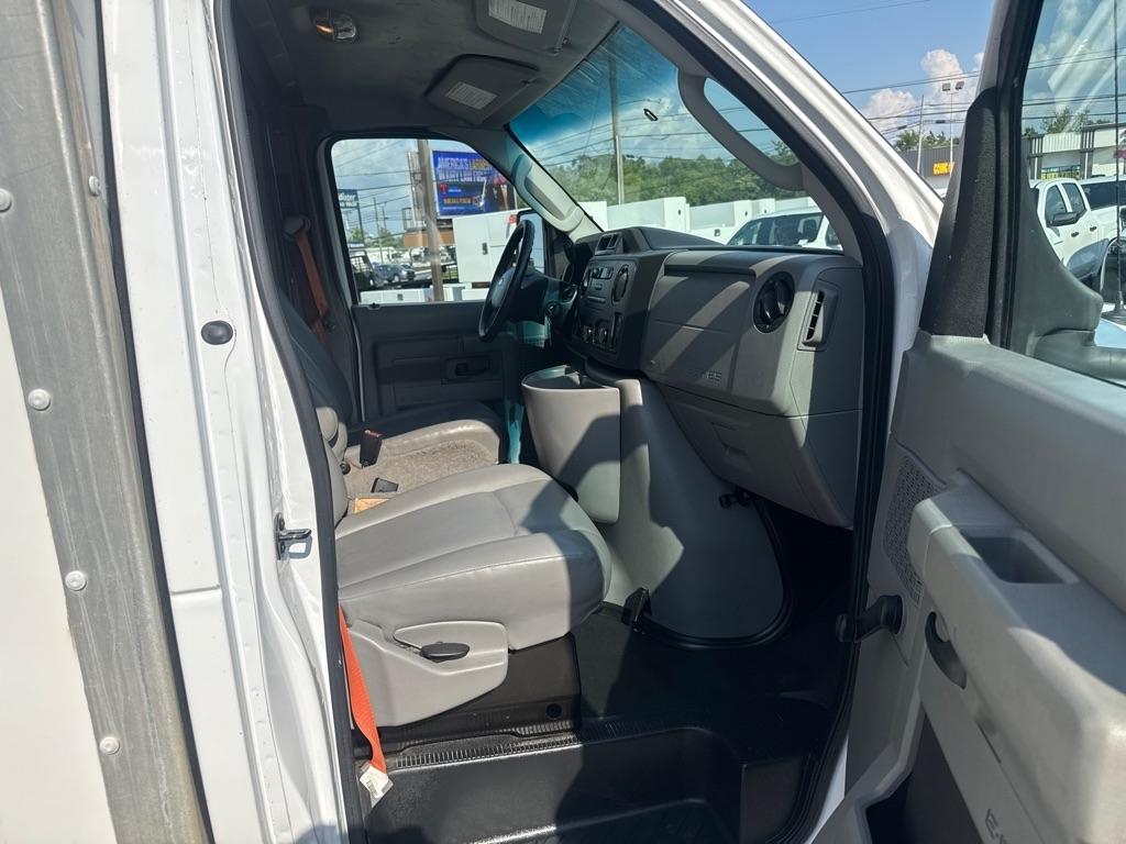 Ford Econoline E-350 Super Duty 2015