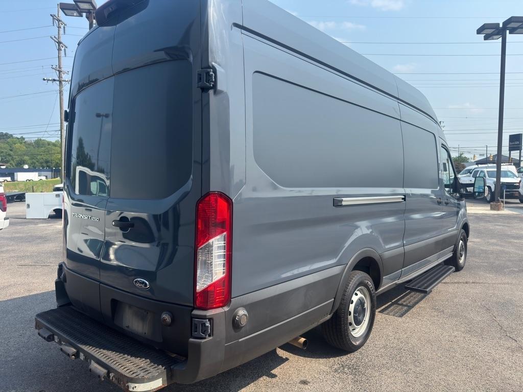 Ford Transit 250 Van High Roof w/Sliding Pass. 148-in. WB EL 2021