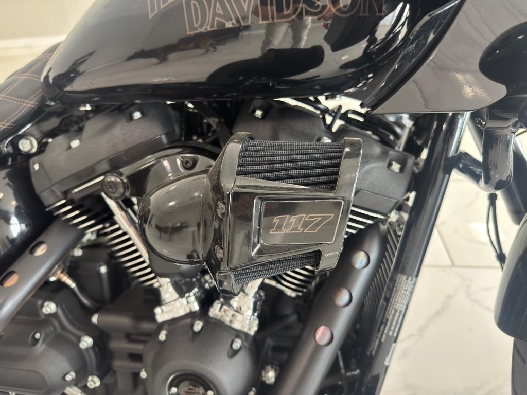 Harley-Davidson FXLRST  2022