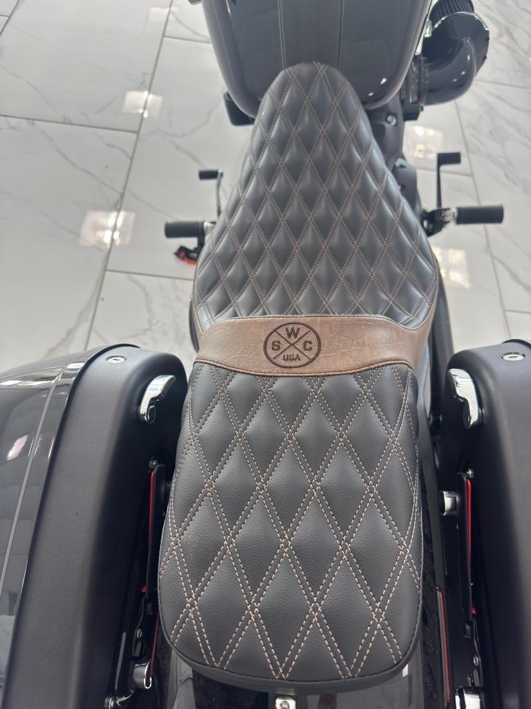 Harley-Davidson FXLRST  2022