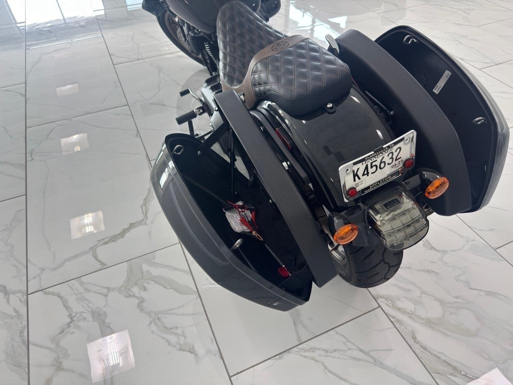 Harley-Davidson FXLRST  2022