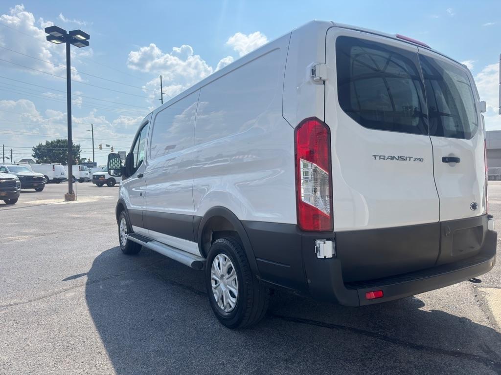 Ford Transit 250 Van 2025