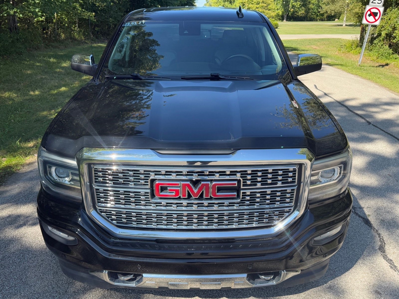 GMC Sierra 1500 Denali Crew Cab Long Box 4WD 2017