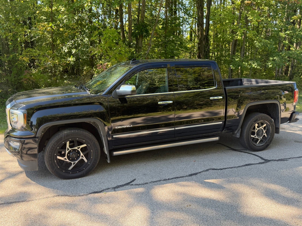 GMC Sierra 1500 Denali Crew Cab Long Box 4WD 2017