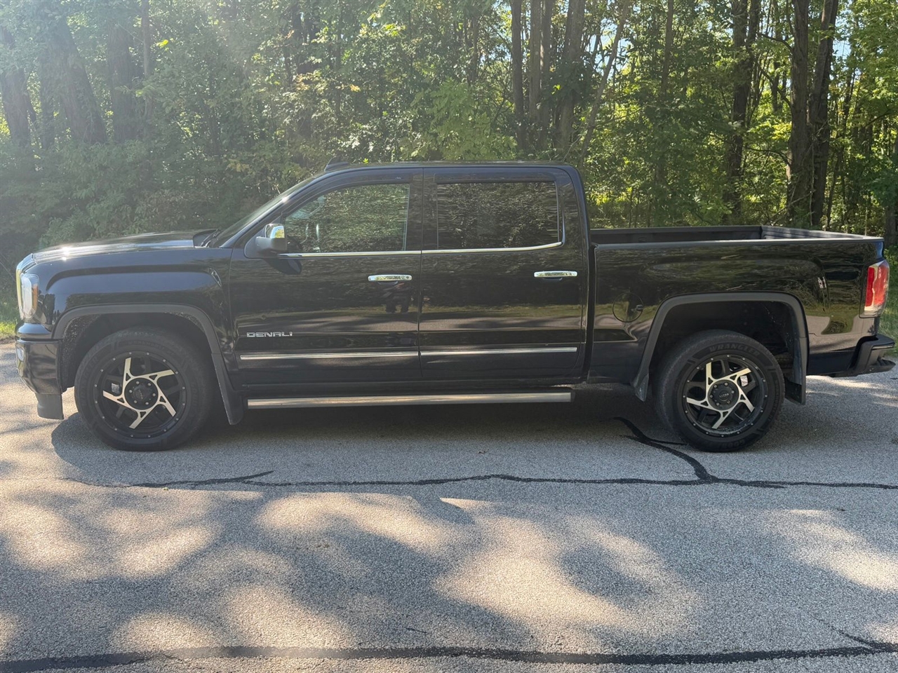 GMC Sierra 1500 Denali Crew Cab Long Box 4WD 2017
