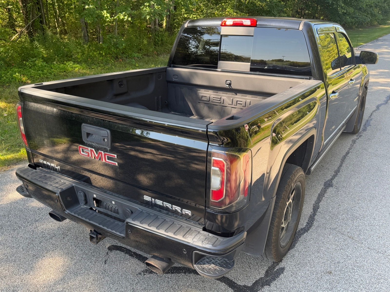 GMC Sierra 1500 Denali Crew Cab Long Box 4WD 2017