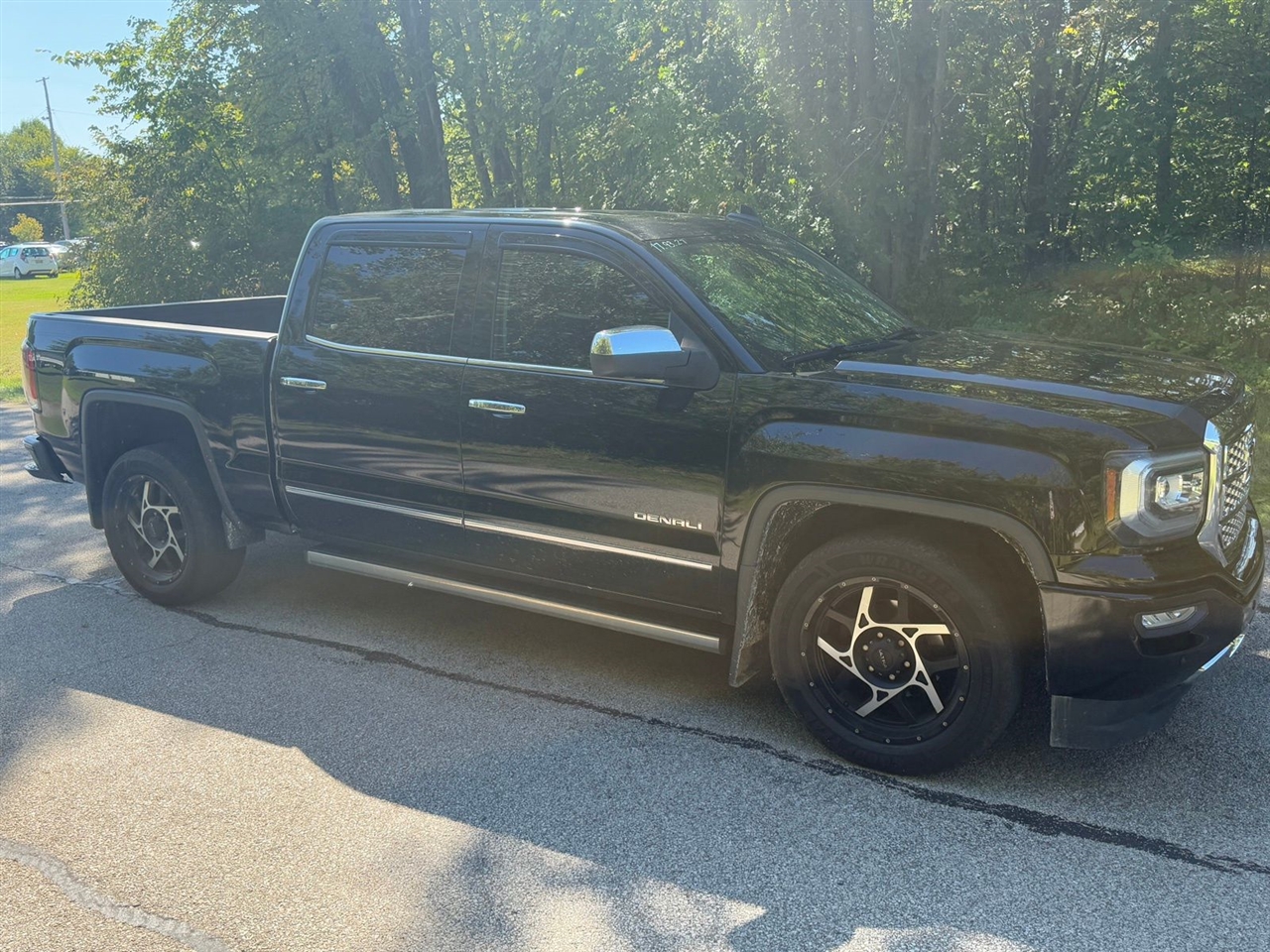 GMC Sierra 1500 Denali Crew Cab Long Box 4WD 2017