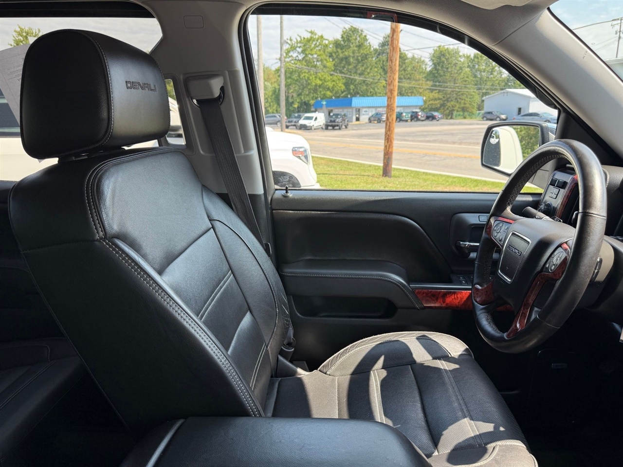 GMC Sierra 1500 Denali Crew Cab Long Box 4WD 2017