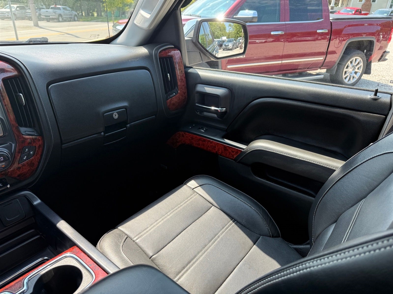 GMC Sierra 1500 Denali Crew Cab Long Box 4WD 2017