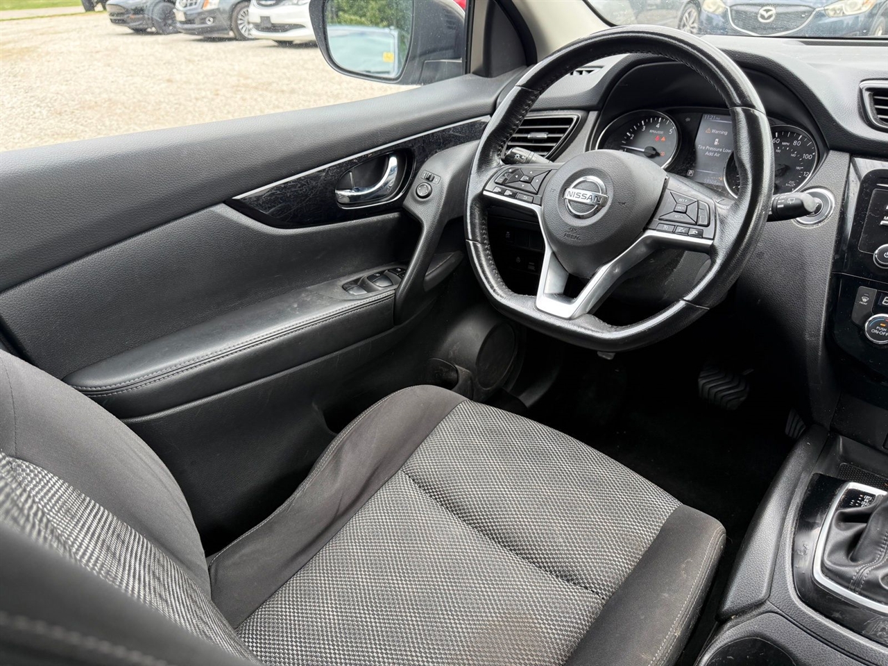 Nissan Rogue Sport SV AWD 2017