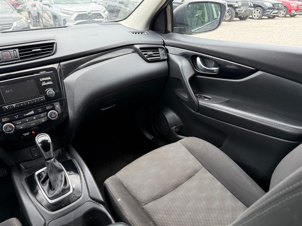 Nissan Rogue Sport SV AWD 2017