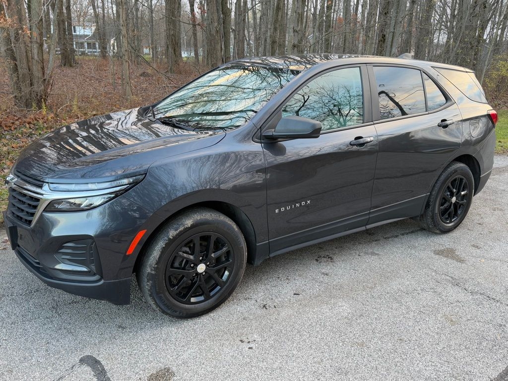 2022 Chevrolet Equinox LS 2WD