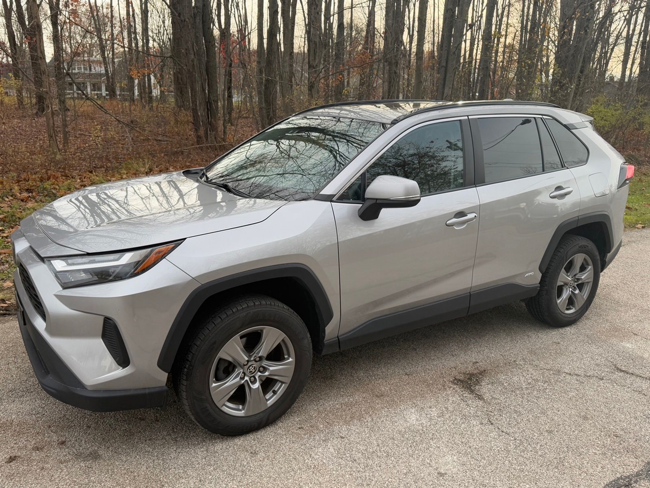 2022 Toyota RAV4 Hybrid XLE